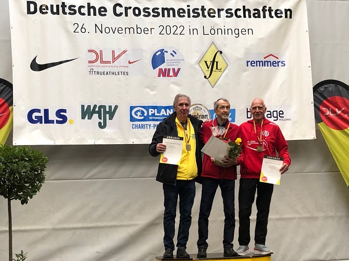 2022 DM Cross Siegerehrung Harald komprimiert