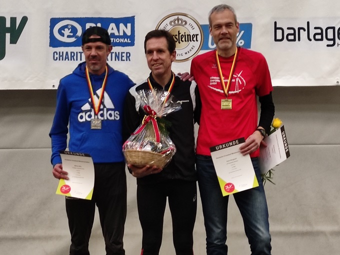 2022 DM Cross Siegerehrung Sven komprimiert